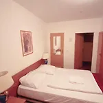 Maerkischer Hof Otel 2*