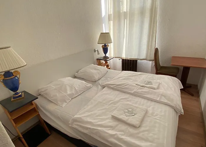 Maerkischer Hof Szálloda 2*