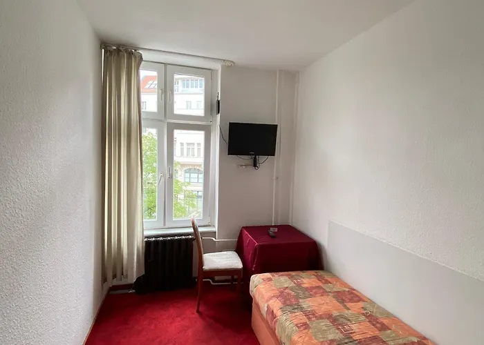 Maerkischer Hof Szálloda 2*