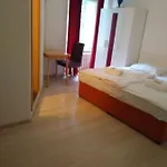 Maerkischer Hof 2*