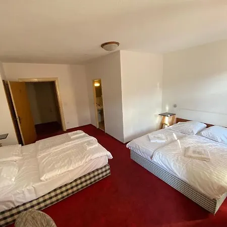 Maerkischer Hof 2*