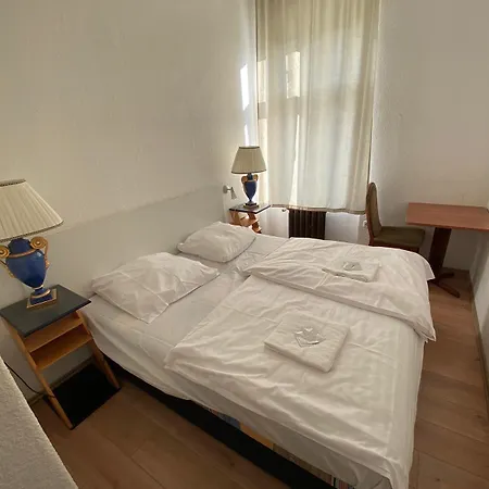 Maerkischer Hof Szálloda 2*
