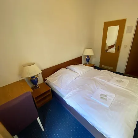 Maerkischer Hof Szálloda 2*