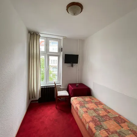 Maerkischer Hof Szálloda 2*