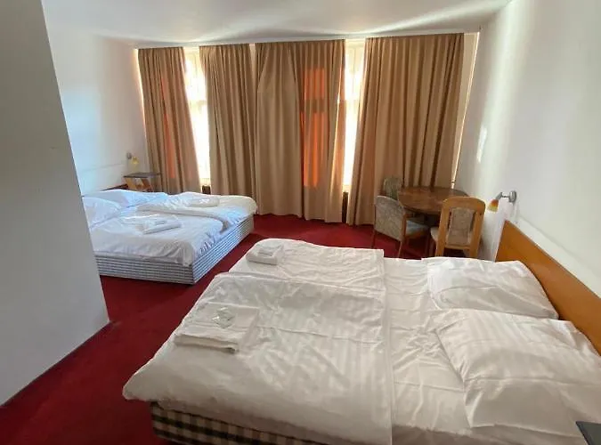 Maerkischer Hof فندق 2*